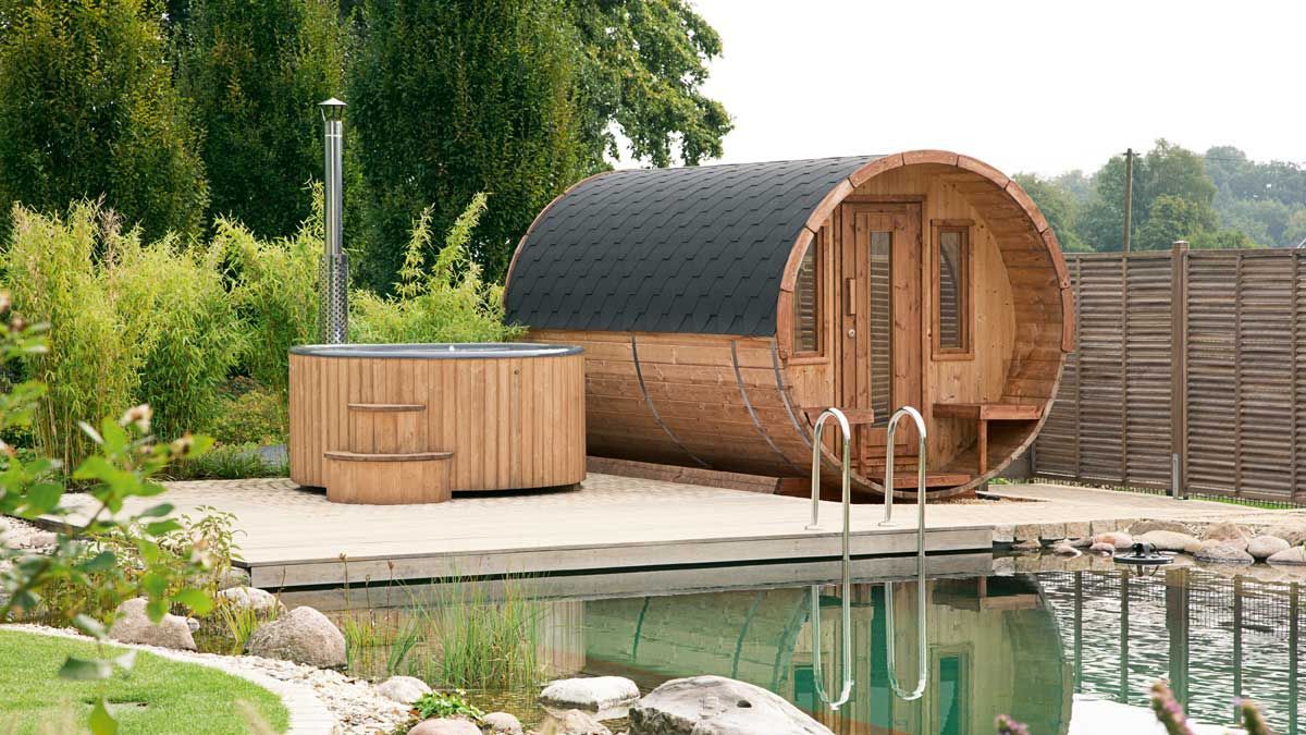 Fasssauna mit Whirlpool