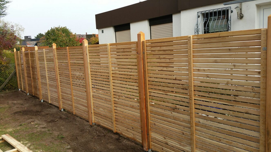 Holzschutzzaun vom Ziller-Team montiert