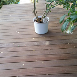 Terrasse aus Kebony-Holz, Nürnberg, die Metropolregion in Bayern.