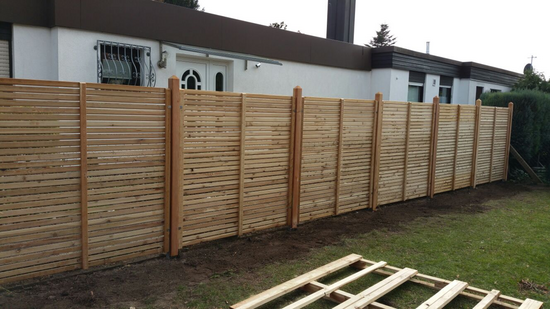 Holzschutzzaun vom Ziller-Team montiert