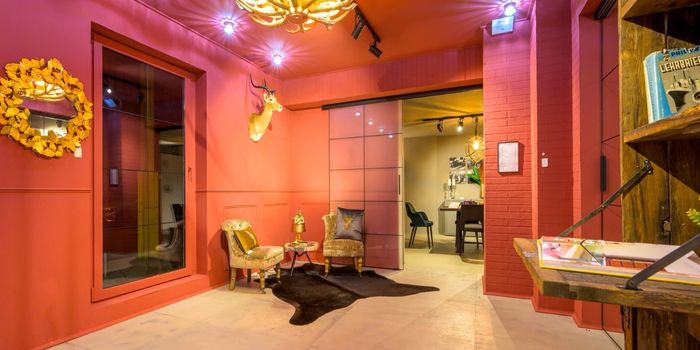 Roter Salon. Modern Wohnen