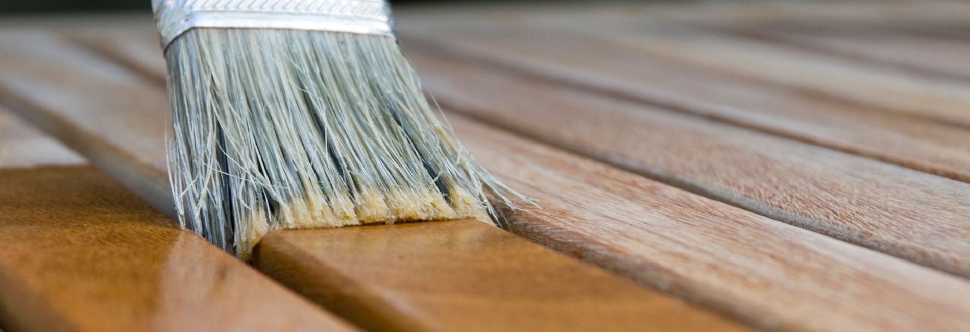 Holzpflegemittel, Farben und Lasuren, Öle