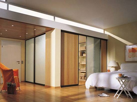 Begehbarer Kleiderschrank