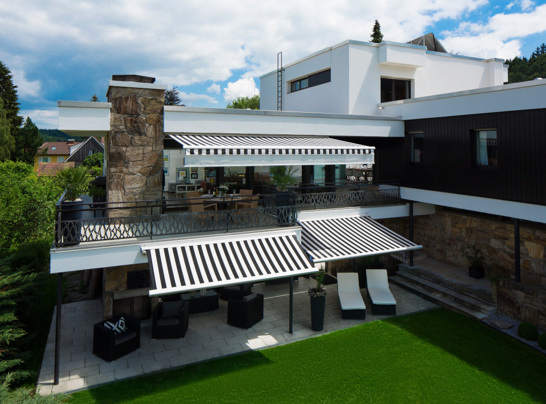 Gelenkarmmarkise offen