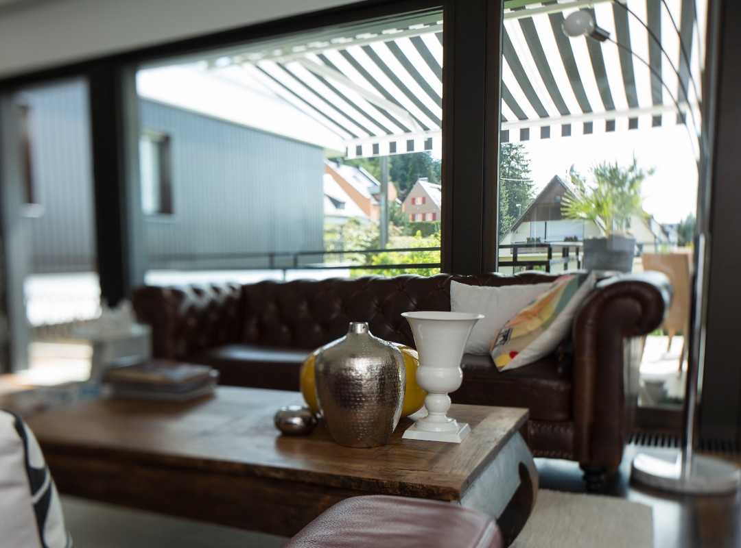 Gelenkarmmarkise offen, Leiner bei Ziller in Nürnberg