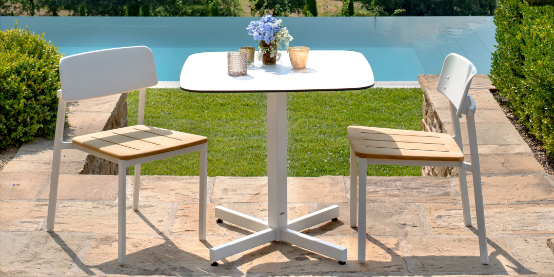 Minimalistische Balkonmöbel für elegantes Outdoor-Design